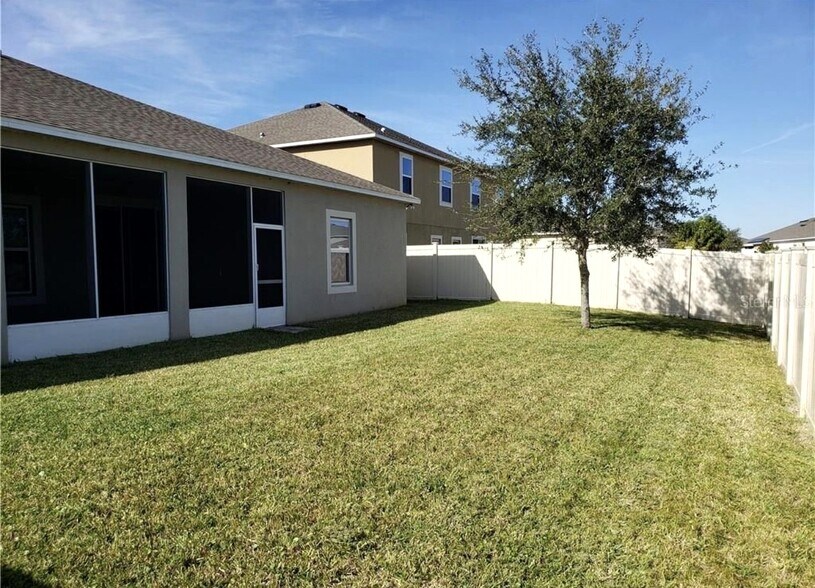 Building Photo - 218 Barrington Dr