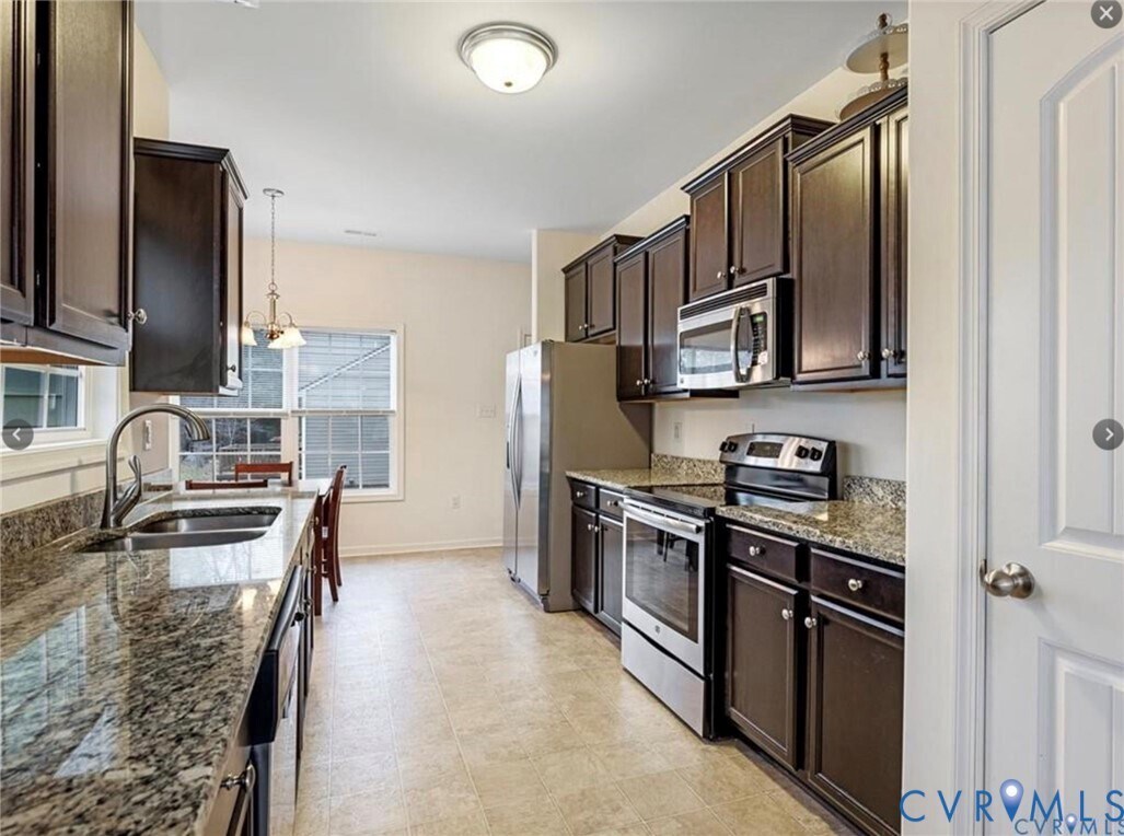Building Photo - 13542 Green Spire Ct