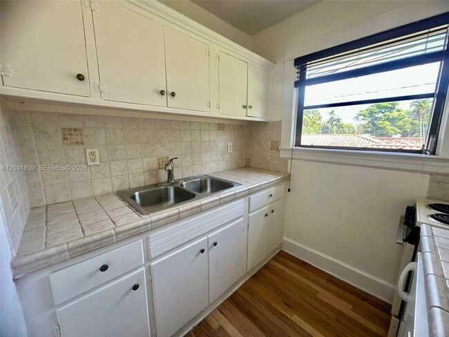 Building Photo - 3712 Anderson Rd