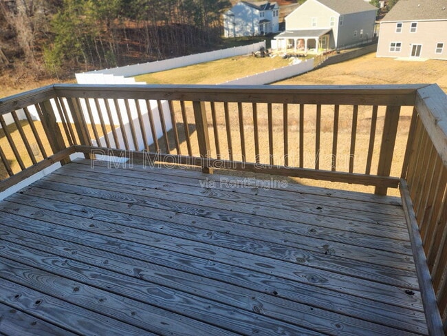 Building Photo - 568 Country Oak Dr