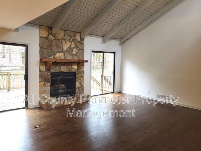 Building Photo - 2571 Rocky Springs Dr NE