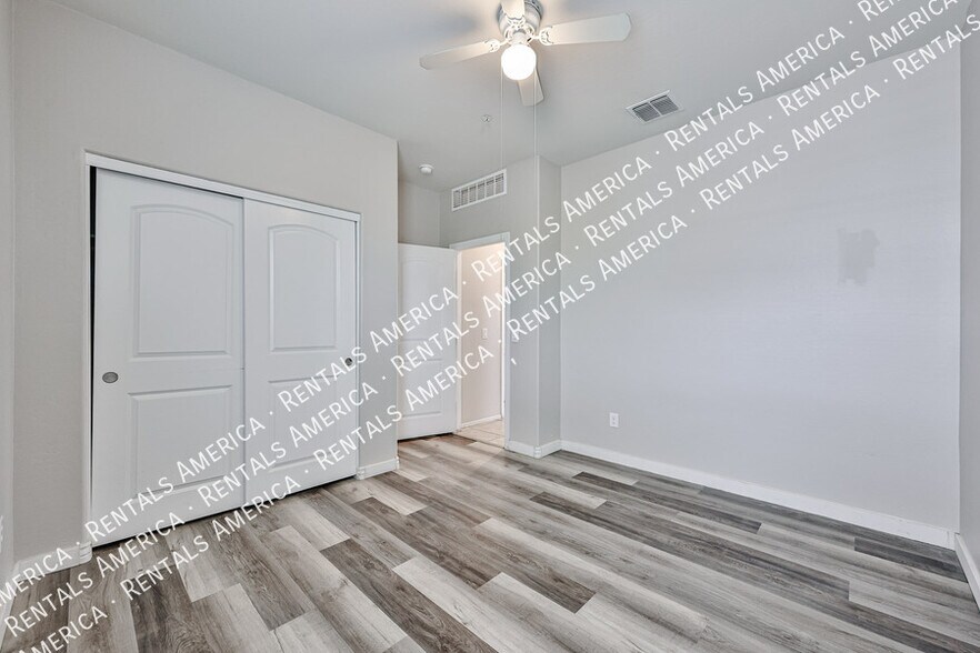Building Photo - 30938 W Mitchell Dr