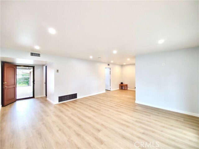 Building Photo - 1308 W Vine Ave