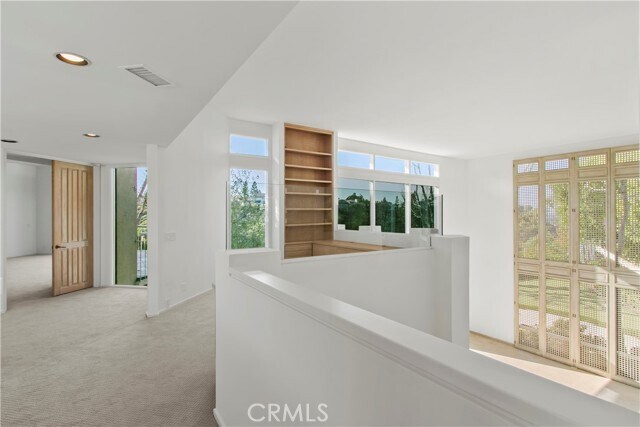 Building Photo - 2 Inverness Ln