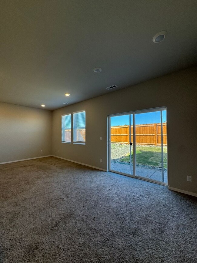 Building Photo - Pet-Friendly 3 Bed Home on Cul-de-Sac