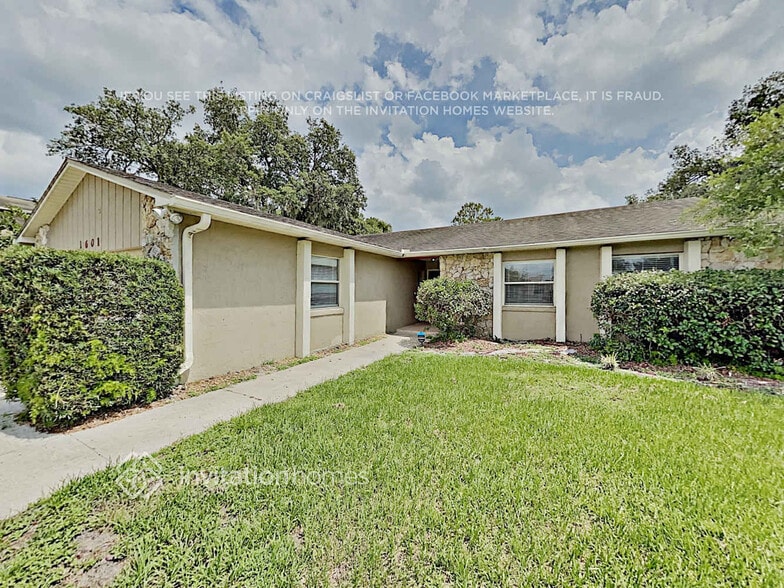 Building Photo - 1601 Aster Dr