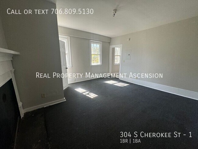 Building Photo - 304 S Cherokee St