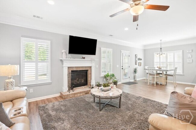 Building Photo - 3 Swallow Tail Cir