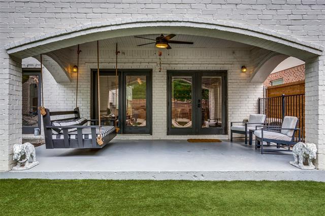 Building Photo - 2829 Dyer St