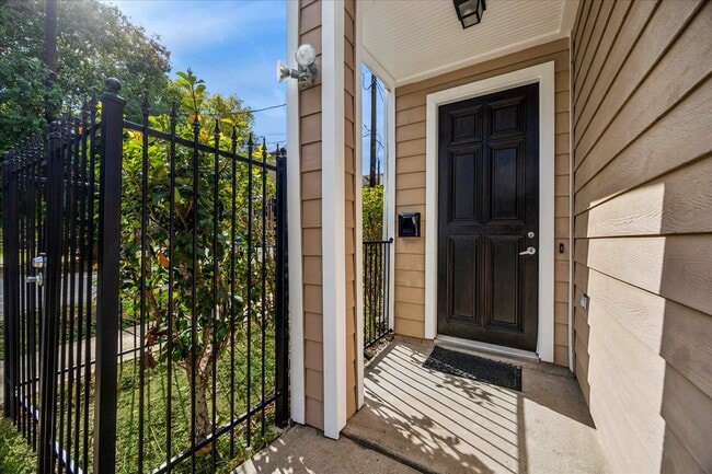 Building Photo - 5210 Petty St