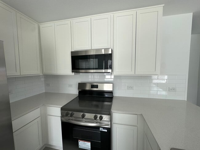 Building Photo - 15131 Willowater Dr
