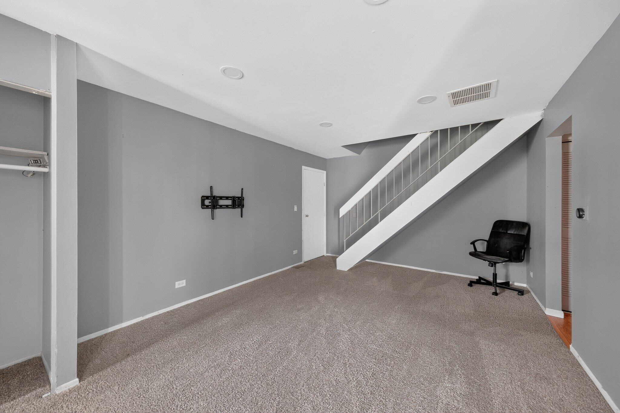 Building Photo - 614 Bryn Mawr Ct