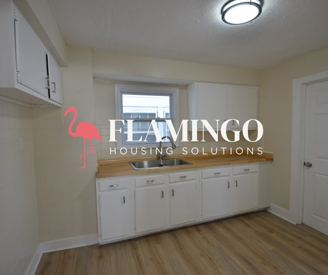 Building Photo - 1143 Vernon Dr