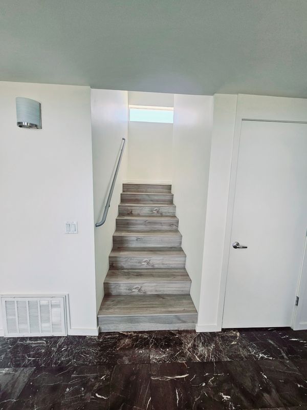 Building Photo - 1111 W University Dr