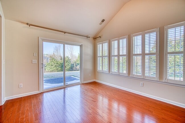 Building Photo - Incredible Home In Gated Community/Simpsonville