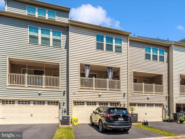 Building Photo - 11115 Hazelnut Ln