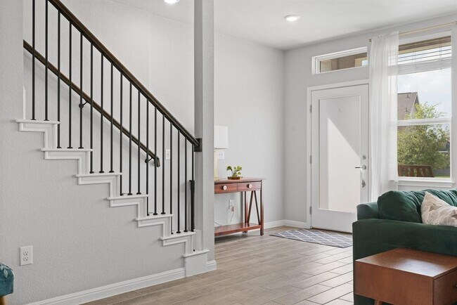 Building Photo - 5317 Baythorne Dr