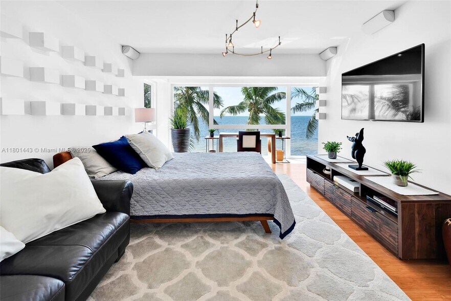 Building Photo - 60 Ocean Front Dr