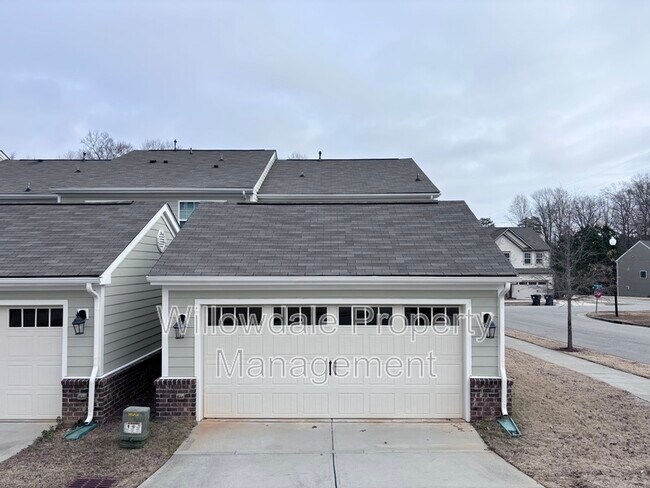 Building Photo - 136 Spring Pine Ln