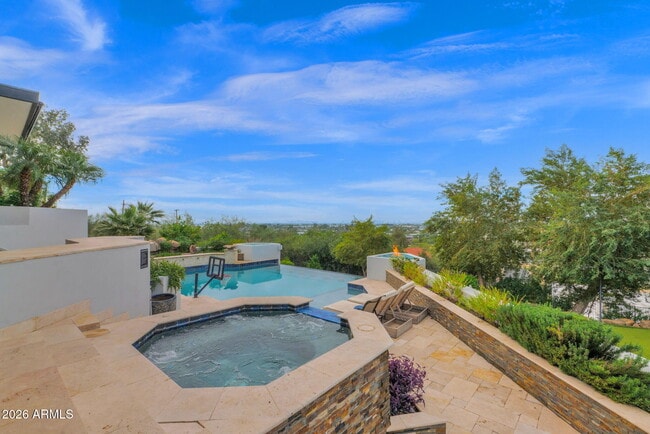 Building Photo - 5632 Camelback Canyon Dr