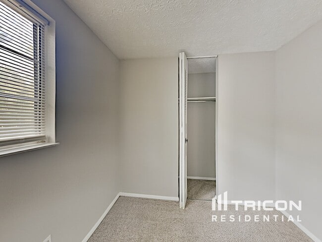 Building Photo - 4928 Rockborough Trail NW