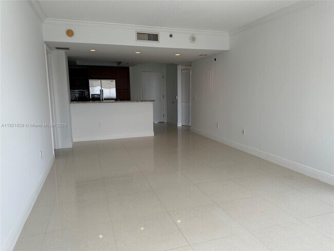 Building Photo - 2641 N Flamingo Rd