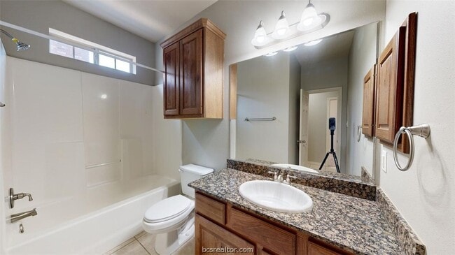 Building Photo - 211 Forest Dr Loop