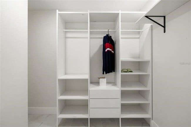 Building Photo - 4412 W Trilby Ave