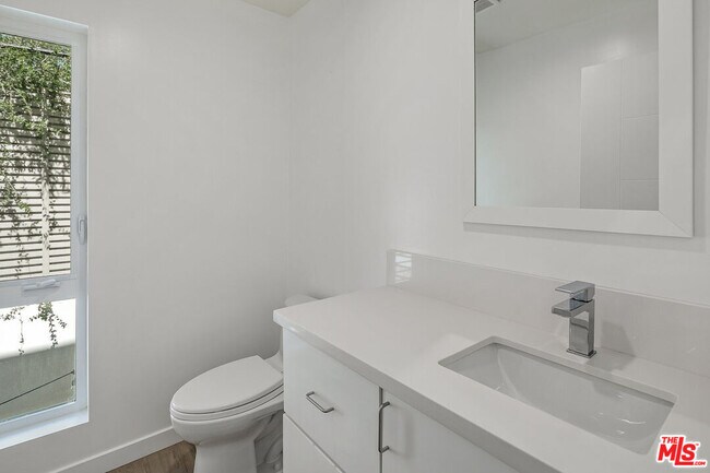 Building Photo - 6611 Leland Way