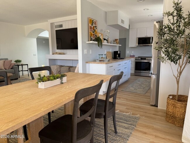 Building Photo - 26646 S New Town Dr