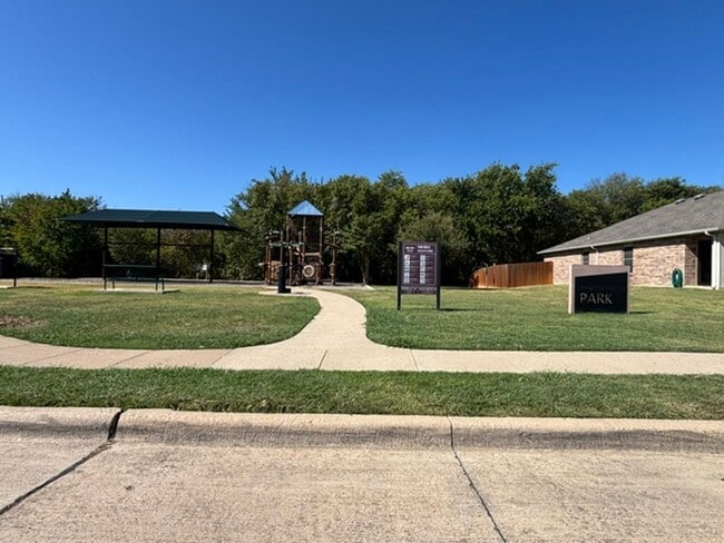 Building Photo - 1424 Krista Dr