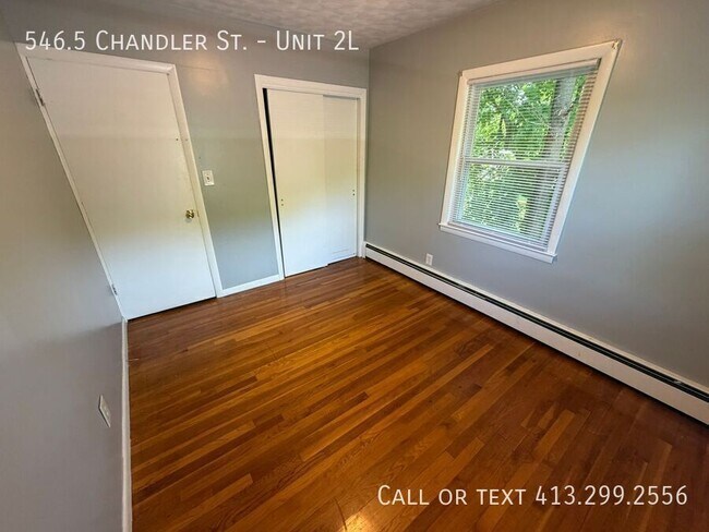 Building Photo - 546.5 Chandler St