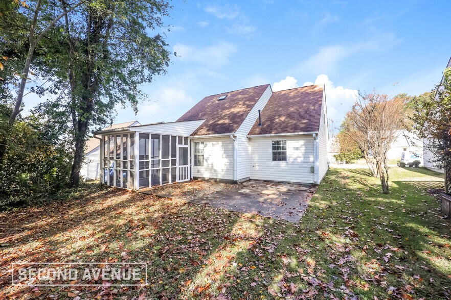 Building Photo - 2370 Iron Horse Dr