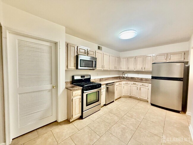 Building Photo - 1201 Plymouth Rd