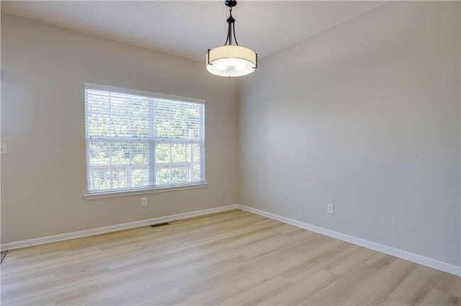 Building Photo - 1200 Charleston Ct