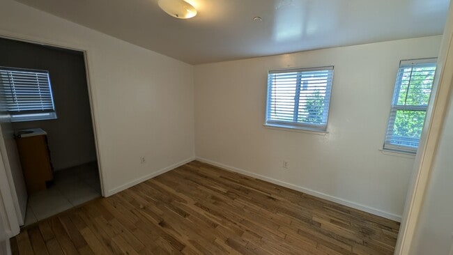 Building Photo - 605 Seabright Ave