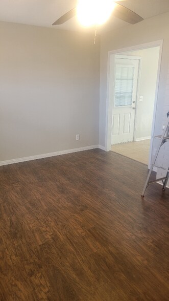 Building Photo - 619 Cherokee Rd