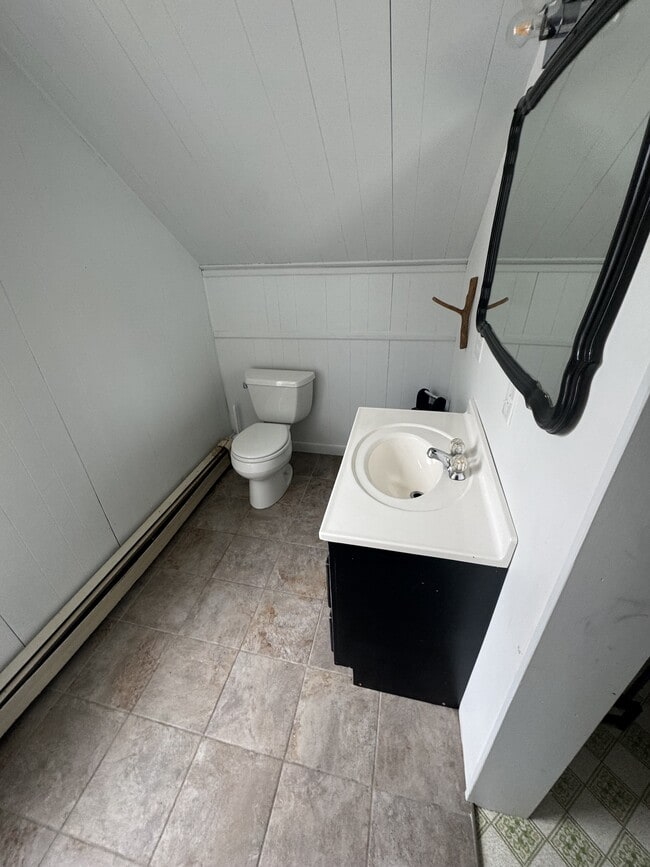 Building Photo - 29 Cedar St