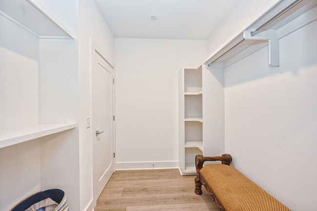 Building Photo - **2022-BUILT CONDO IN THE HEART OF WEDGEWOOD-HOUSTON WALKING DISTANCE TO GEODIS PARK**