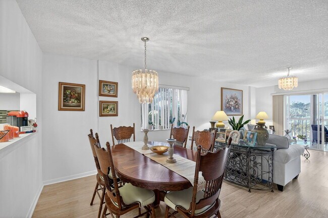 Building Photo - 3146 Via Poinciana