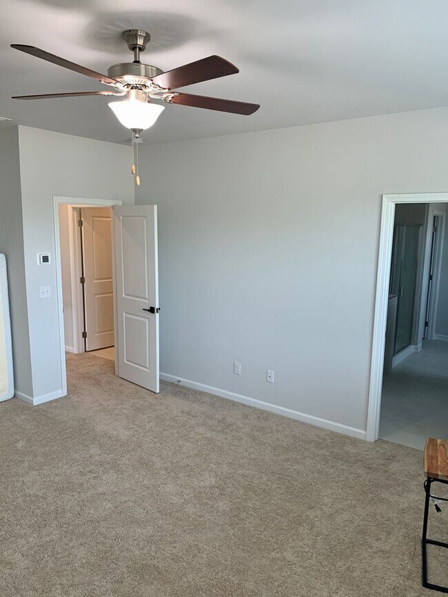 Building Photo - 600 Cunninghame Ct