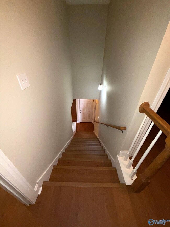 Building Photo - 472 Shamrock Dr