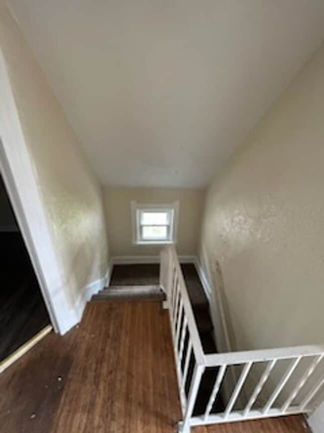 Building Photo - 3 Bed 1 Bath