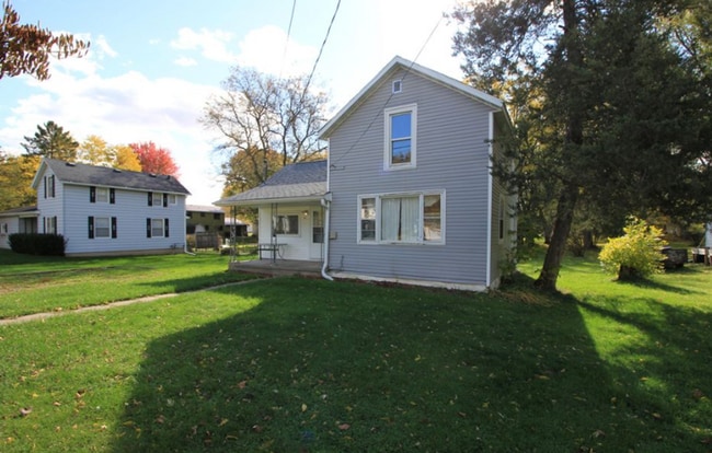 Building Photo - 3- Bedroom Home in Quiet Sparta Neighborhood