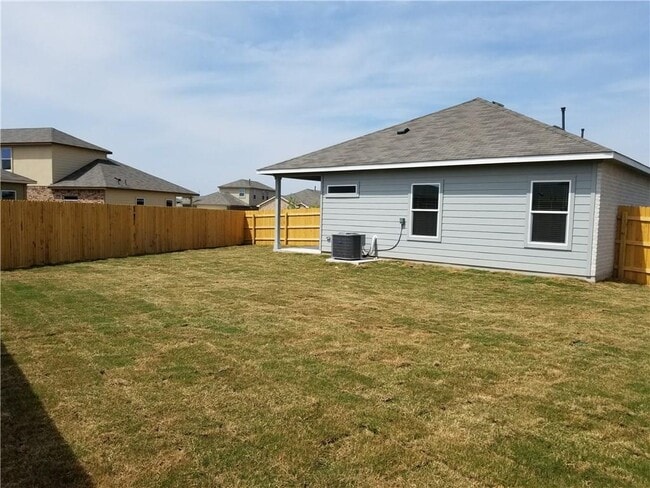 Building Photo - 2031 Port Ellen Dr