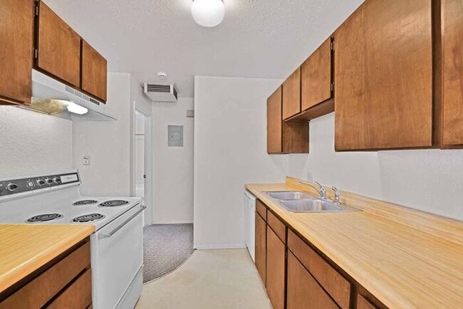 Building Photo - Cozy 1-Bedroom Apartment on a Quiet Clifton Street