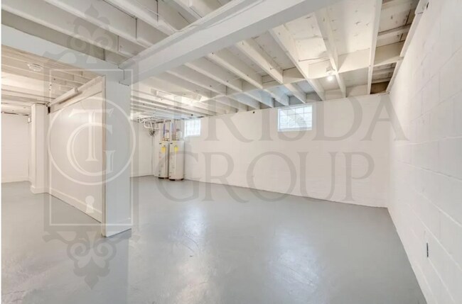 Building Photo - Avail June 1st! Renovated Crafton 2BR Apt, A/C, Private laundry/storage, Parking, Pets OK!