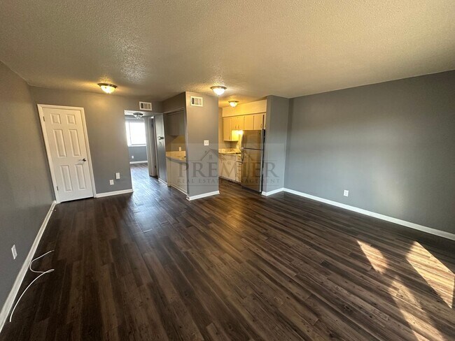 Building Photo - Updated 1 bed / 1 bath apartment - 60 West Apartments -6053 Barton Dr Shawnee, KS 66203 - great l...