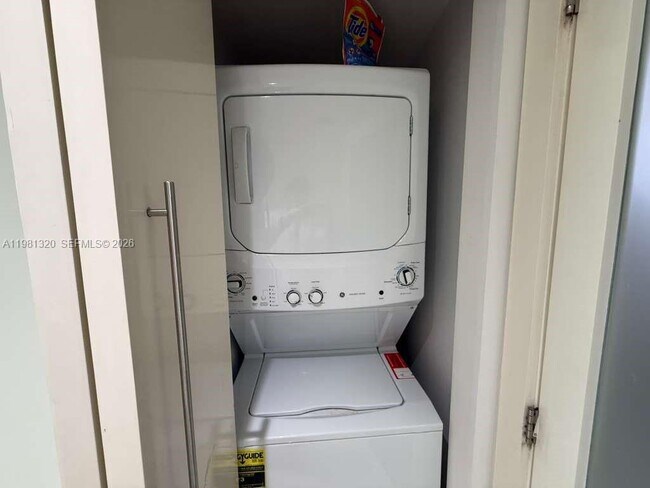 Building Photo - 41 SE 5th St