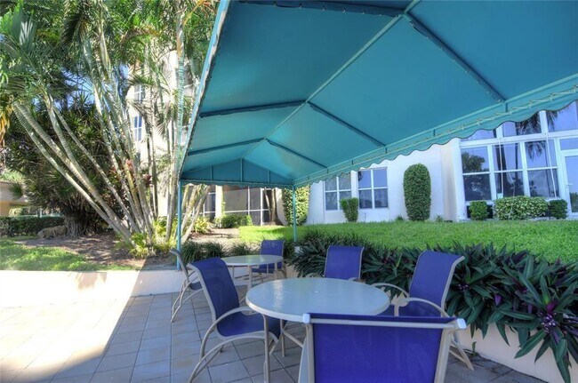 Building Photo - 1391 S Ocean Blvd